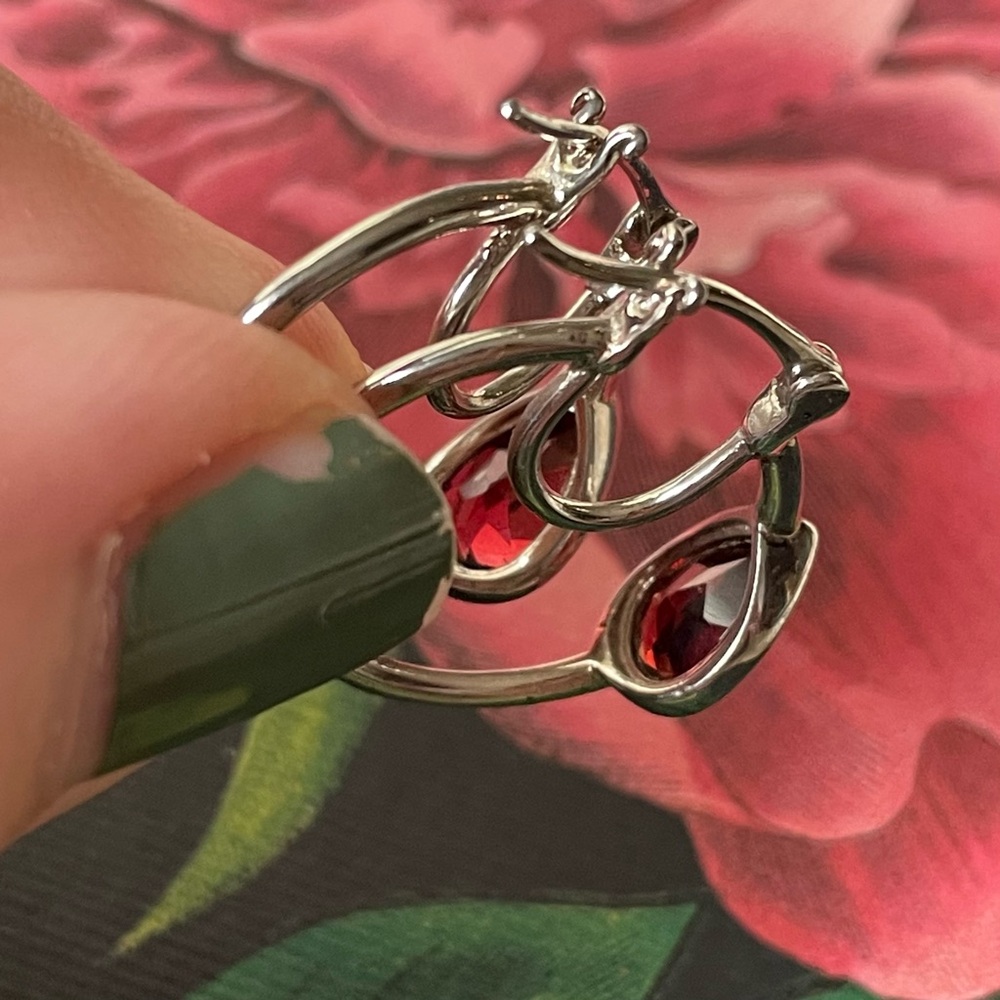 Stamped D’joy 925 sterling silver & teardrop garnets (?) double hoop earrings - Picture 8 of 9